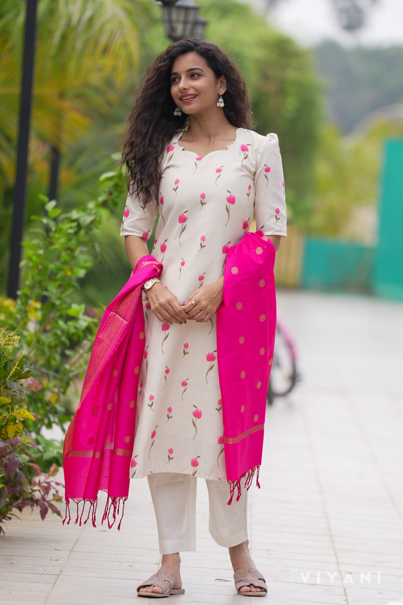 Niraa Linen Zari Salwar set - Digital Print