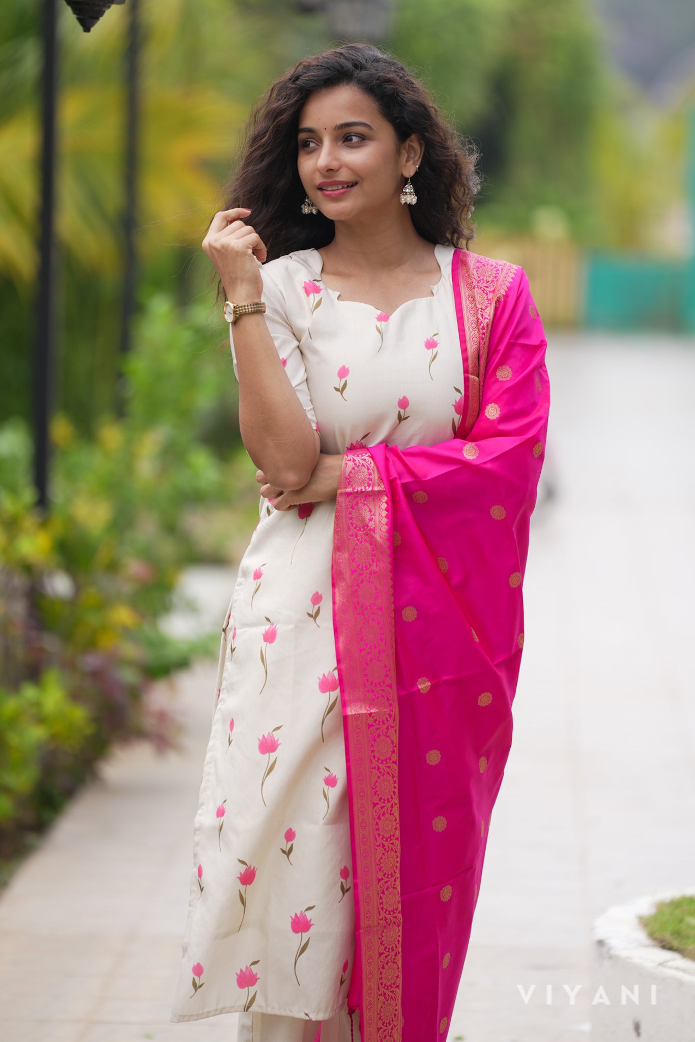 Niraa Linen Zari Salwar set - Digital Print