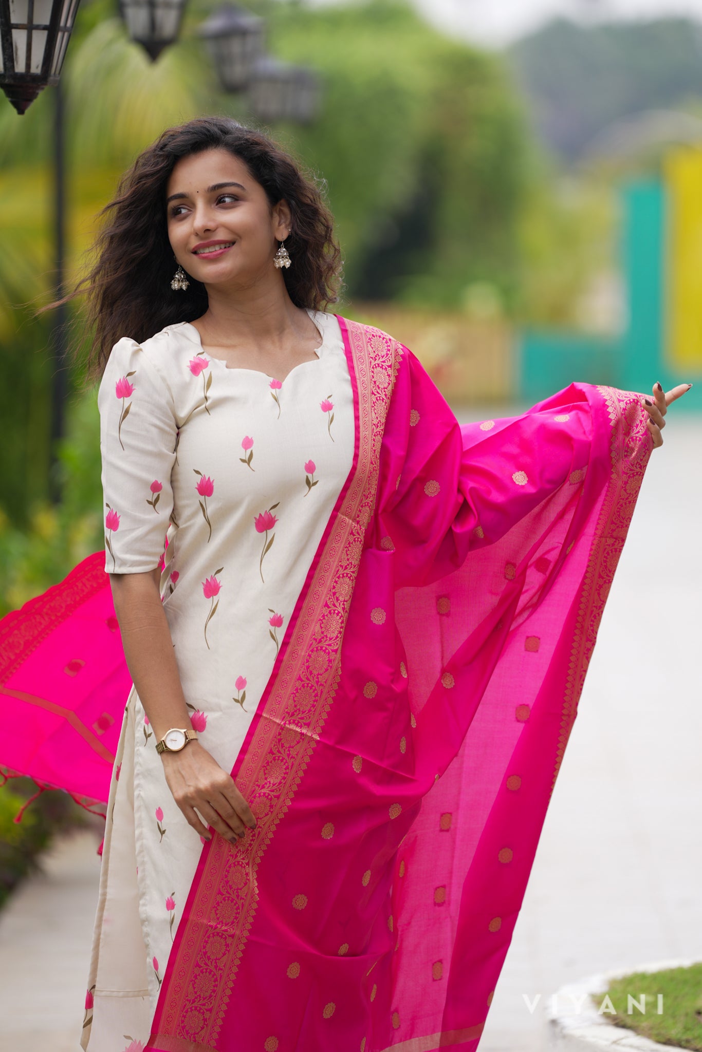 Niraa Linen Zari Salwar set - Digital Print