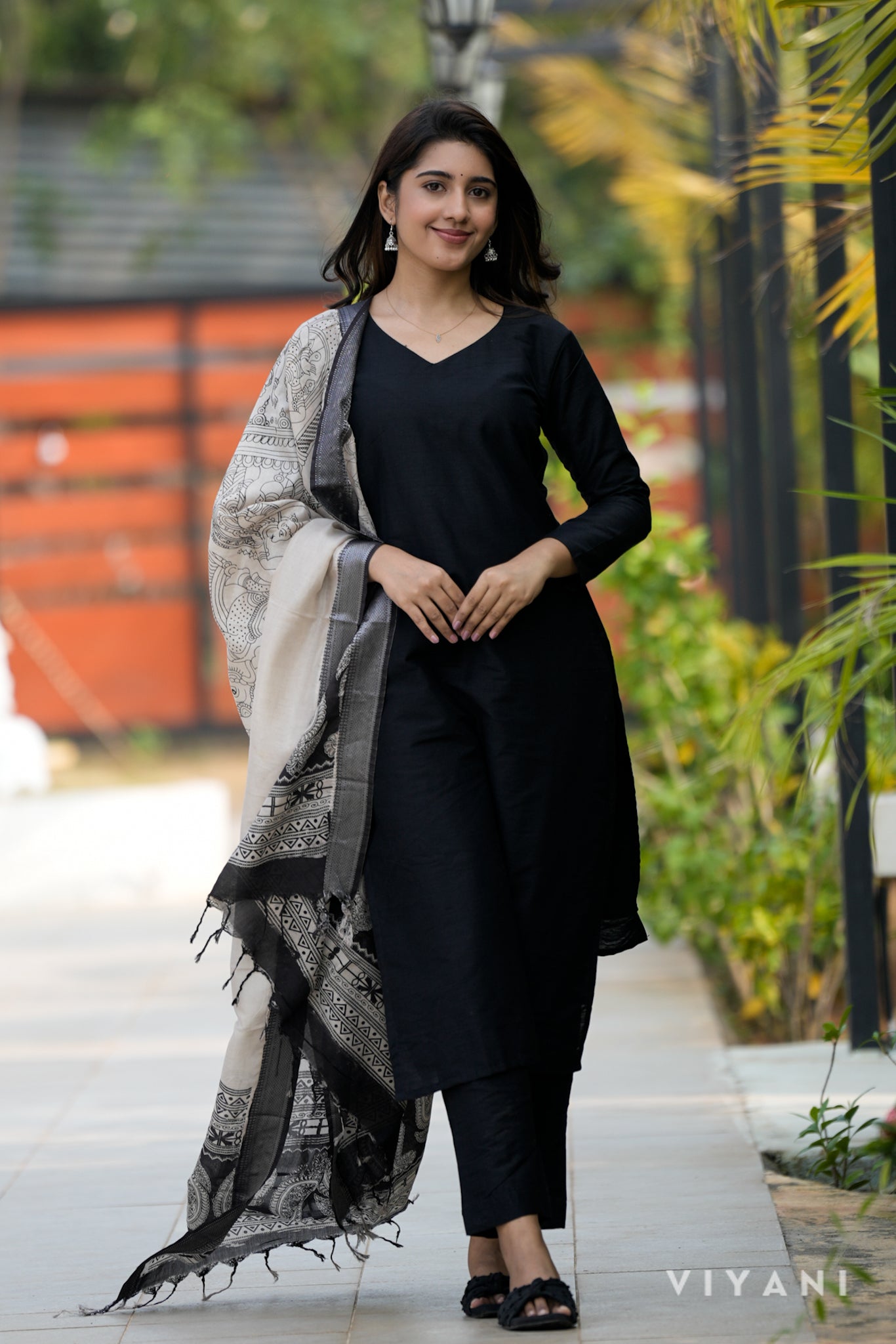 Kamali Co-ord with Chennuri Dupatta - Black